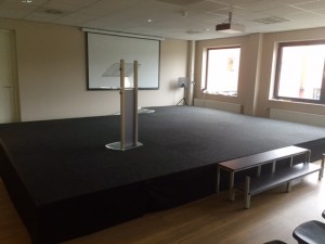 zaalombouw podium