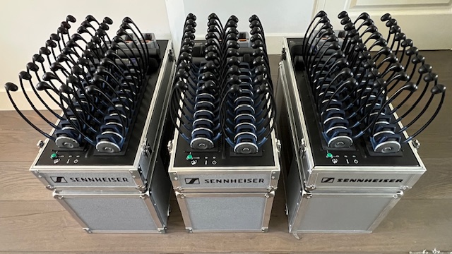 Sennheiser Tourguide 2020-D verhuur voor bedrijfsrondleiding Sennheiser Tourguide 2020-D verhuur voor bedrijfsrondleiding
