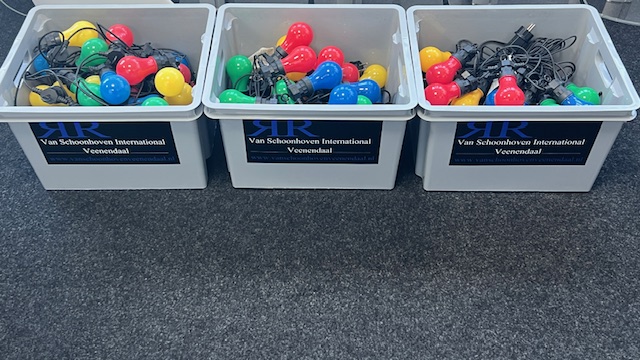 Party verlichting verhuur, 20 lampen / 13,5 meter lang Party verlichting verhuur, 20 lampen / 13,5 meter lang