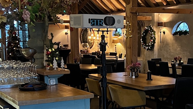 Beamer verhuur in een restaurant, Christie 5000 Ansi Lumen